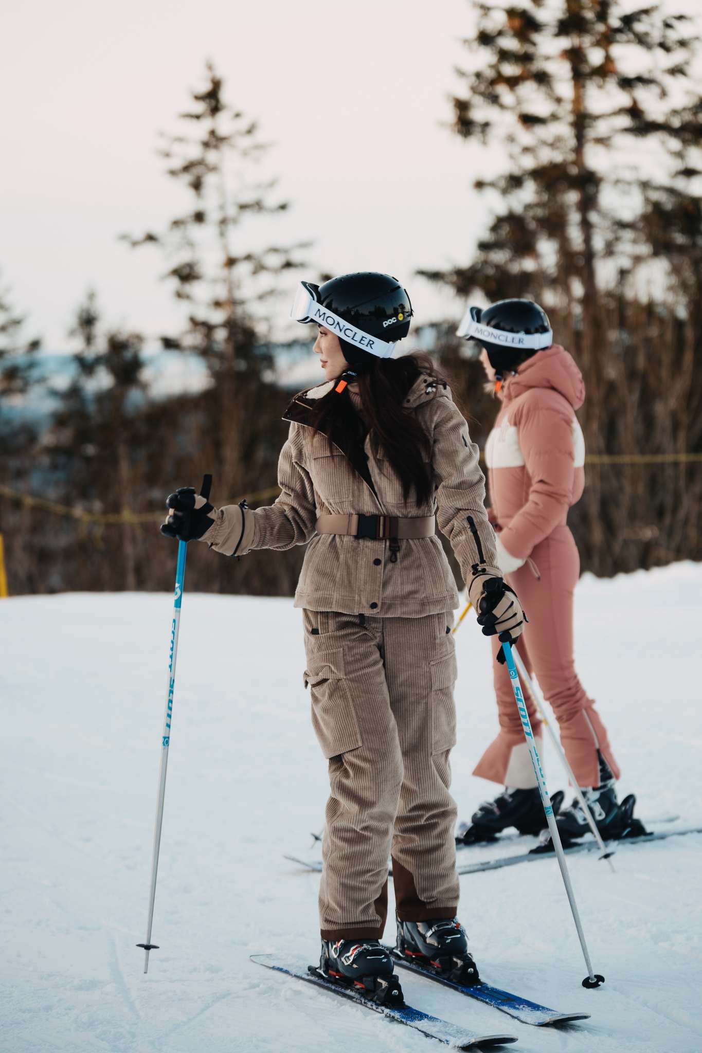 Jakie ubrania na stok? – kompletny poradnik narciarski i snowboardowy